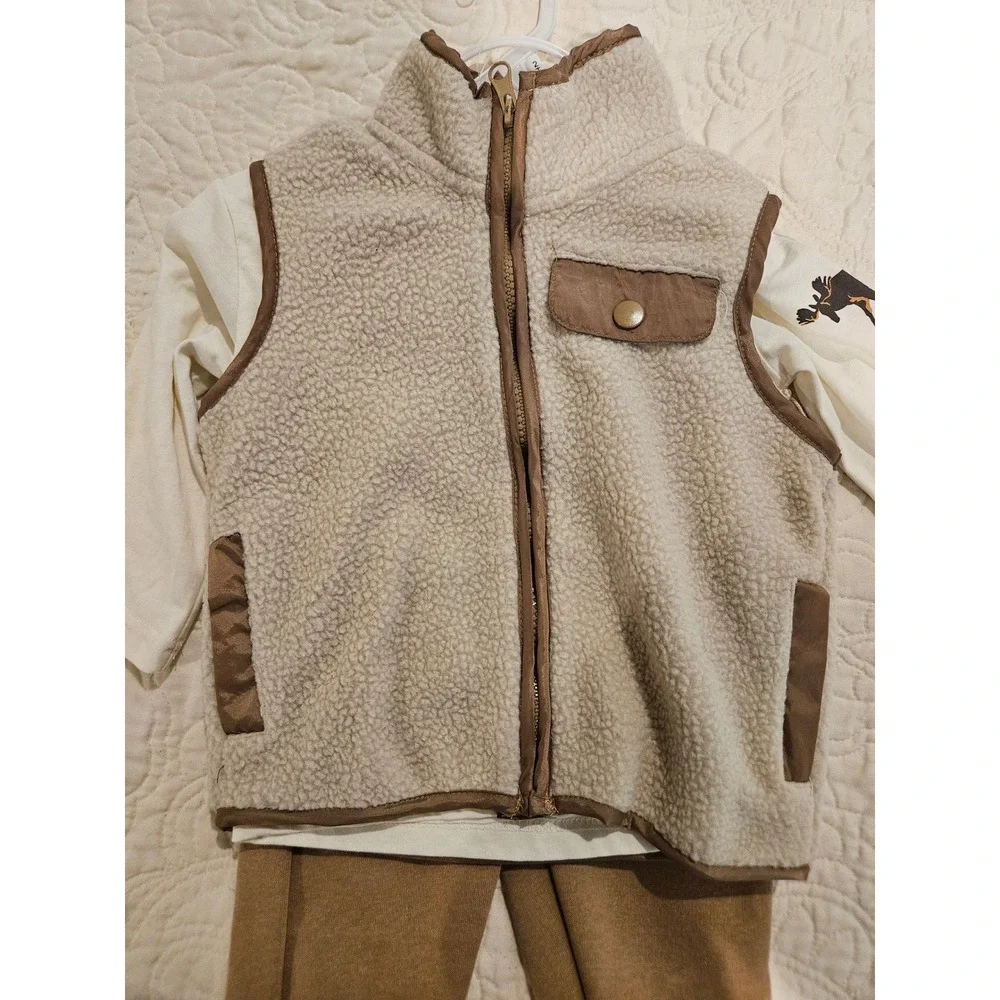 Toddler Boys 3pc Joggers Set Sherpa Vest Bear Graphic Tee Tan 2T